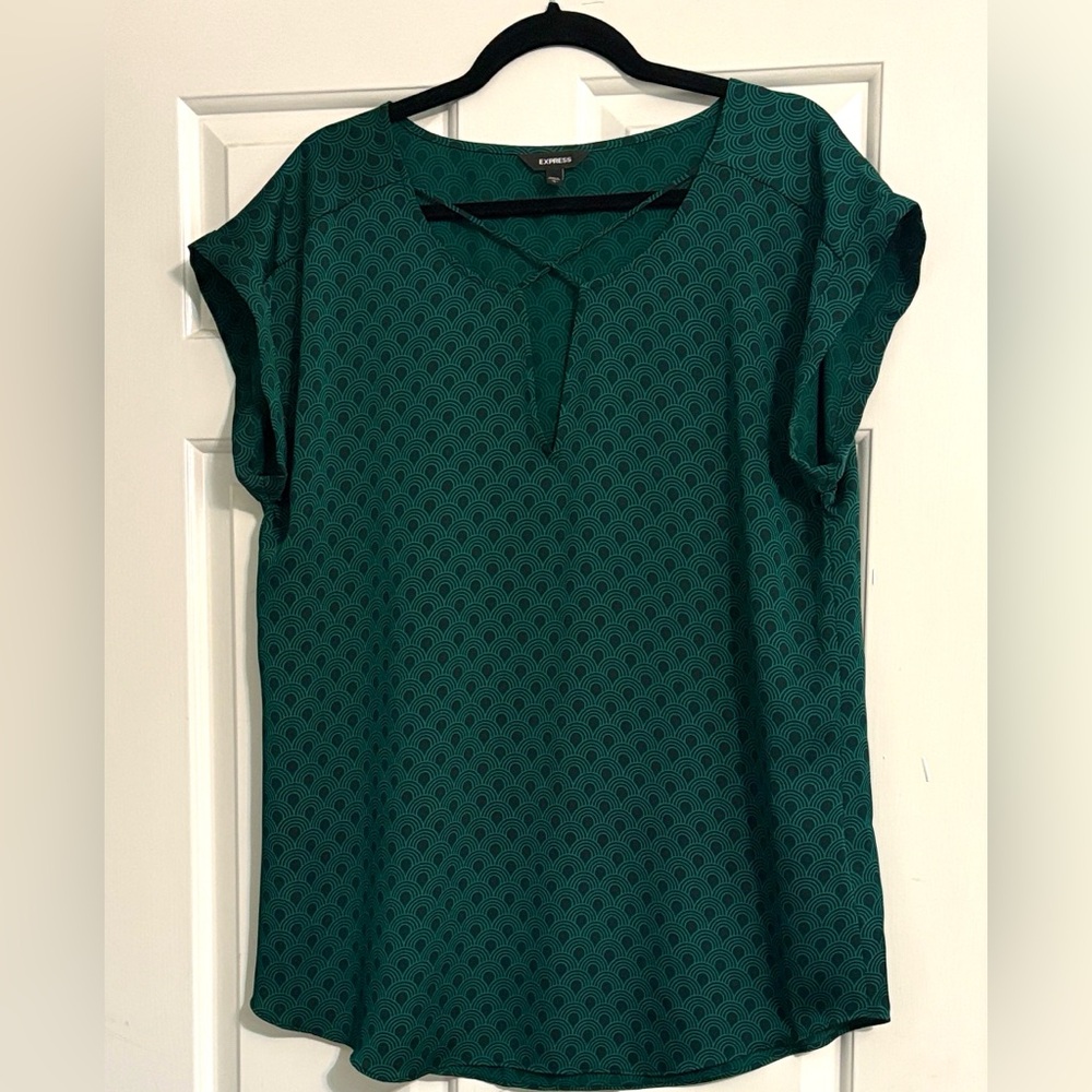 Express Green Patterned Blouse - Picture 2 of 5